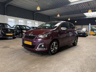Vaurioauto  passenger cars Peugeot 108 1.2 TOP! Roland Garros 2016/4