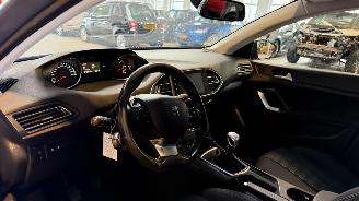 Peugeot 308 1.6 BlueHDI Blue Lease Executive picture 21