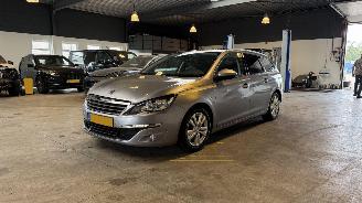 Vaurioauto  passenger cars Peugeot 308 1.6 BlueHDI Blue Lease Executive 2016/10