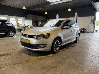 Vaurioauto  passenger cars Volkswagen Polo 1.0 BlueMotion Edition 2015/4