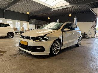 Unfallwagen Volkswagen Polo 1.2 TSI Highline Automaat! 2015/2