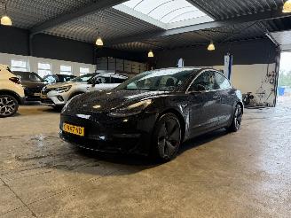 uszkodzony samochody osobowe Tesla Model 3 Long Range Dual Motor AWD 2019/12