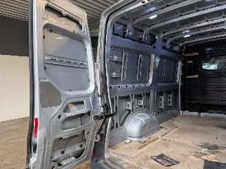 Volkswagen Crafter 35 2.0 TDI L3H3 DSG picture 13