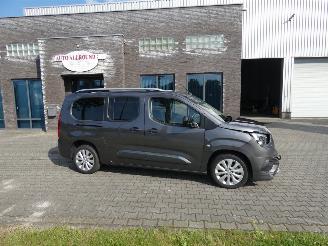 Damaged car Opel Combo LIFE 1.2 T. L2H1 Edition 2021/4