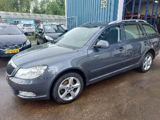 uszkodzony samochody osobowe Skoda Octavia Octavia Combi (1Z5) Combi 5-drs 1.2 TSI 2012/5