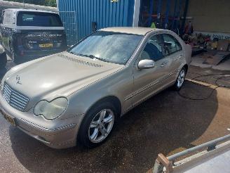 Avarii autoturisme Mercedes C-klasse C (W203) Sedan 2.0 C-180 16V 2002/1