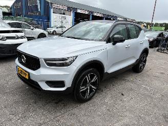 Coche accidentado Volvo XC40 1.5 T3 120KW Autom. Clima Navi Camera R-Design NAP 2019/11