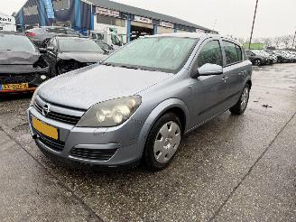 Schadeauto Opel Astra 1.6 77KW Enjoy Airco 5-Drs NAP 2004/7