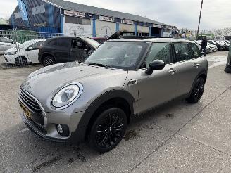 uszkodzony samochody osobowe Mini Clubman 1.5 100KW Autom. Pano Clima Navi Led Cooper Business 2019/8