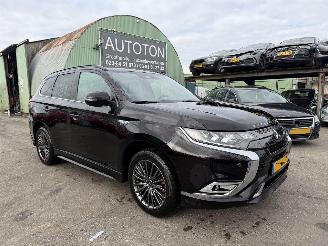 krockskadad bil auto Mitsubishi Outlander 2.4 PHEV 99KW Autom. Clima Navi Schuifdak S-Edition NAP 2019/3