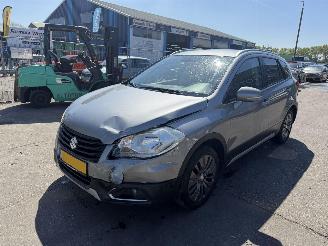 Damaged car Suzuki SX4 1.6 88KW Exclusive Clima Navi Camera Nap 2013/12
