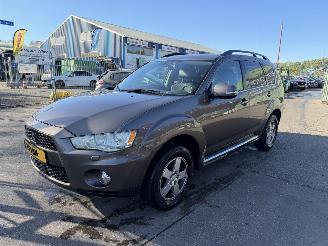 Schadeauto Mitsubishi Outlander 2.0 108KW Autom. Clima Navi Edition One NAP 2012/1