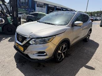 Vaurioauto  passenger cars Nissan Qashqai 1.3 DIG-T Autom. Pano Clima Navi Camera 2021/2