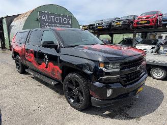 Voiture accidenté Chevrolet Silverado 5.3 V8 265KW Autom. Schuifdak Clima Navi Led Xenon Huif GRIJS KENT LPG 2016/11