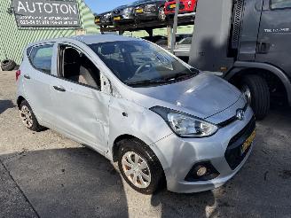 Auto incidentate Hyundai I-10 1.0i 49KW i-Drive 5-Deurs NAP 2015/5