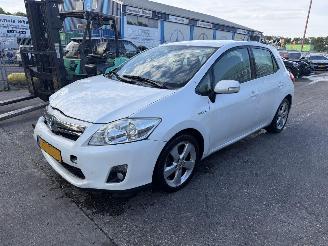 damaged passenger cars Toyota Auris 1.8 Full Hybrid 73KW Autom. Clima Navi Camera Executive NAP 2011/1