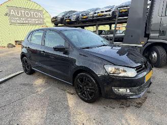 damaged passenger cars Volkswagen Polo 1.2 TSI 66KW Airco 5-Deurs Comfortline NAP 2012/2