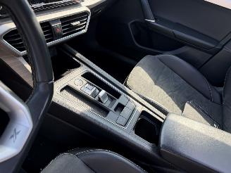 Seat Leon 2.0 TDI FR 110KW Autom. Pano Clima Navi Sportstourer Launch Edition picture 11