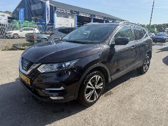 Schadeauto Nissan Qashqai 1.2 85KW Tekna Clima Navi Led Pano 2018/6