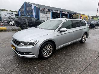Volkswagen Passat 1.6 TDI 88KW Navi Clima Led Comfortline NAP picture 2
