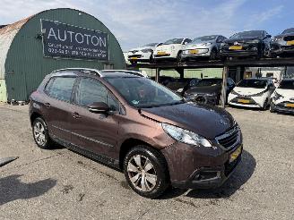 Damaged car Peugeot 2008 1.2 VTI 60KW Clima Navi Led Active NAP 2013/7