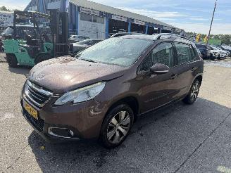 damaged passenger cars Peugeot 2008 1.2 VTI 60KW Clima Navi Led Active NAP 2013/7