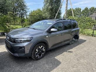 skadebil auto Dacia Jogger HYBRID  7 SEATER 2026/3