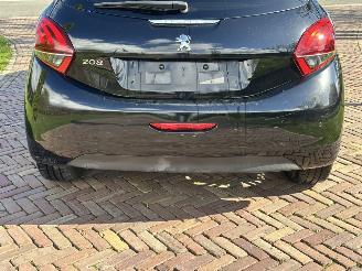 Peugeot 208 1.2 Signature picture 13