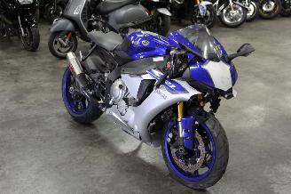 Yamaha  YZF R1 picture 3