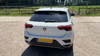 Volkswagen T-Roc 1.5 panodak picture 2