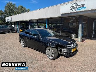 krockskadad bil auto Mercedes C-klasse 180 Coupe Facelift Navi H&K Clima Stoelverw. 2011/7