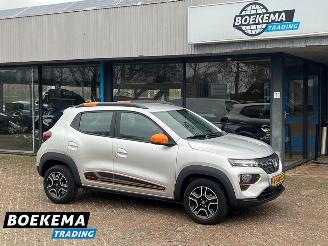 Vaurioauto  passenger cars Dacia Spring Comfort Plus (Orange Pack) 27 kWh Leder Clima Navi Cruise 2021/12