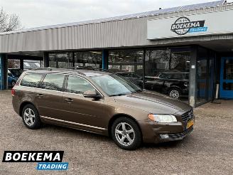 Damaged car Volvo V-70 1.6 T4 Nordic+ Leer Stoelverw Navigatie Cruise 2014/5