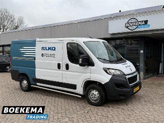 krockskadad bil bedrijf Peugeot Boxer 330 2.2 HDI 120 L2-H1 Premium Navigatie Camera Airco 2022/4