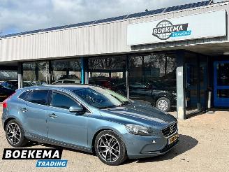 krockskadad bil auto Volvo V-40 1.6 D2 Momentum Navigatie Camera Clima Cruise 2013/4