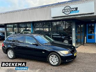 Damaged car BMW 3-serie 318i 130PK Leer Airco 2007/3