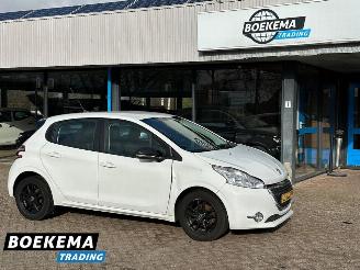 Avarii autoturisme Peugeot 208 1.2 e-VTi Active Automaat Navigatie Climate 2014/1