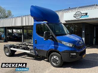 krockskadad bil bedrijf Iveco Daily 40C21 3.0 Hi-Matic Clixtar Geveerde-stoel Climate Navigatie Tacho Webasto 2017/1