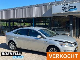 Vaurioauto  passenger cars Ford Mondeo 2.0 TDCi Titanium Navigatie Climate Cruise PDC Trekh. 2011/3