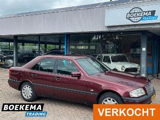 Damaged car Mercedes C-klasse 180 Esprit Trekhaak 1997/1