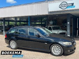 krockskadad bil auto BMW 3-serie 318i High Executive Panorama Stoelverw. Navigatie Climate PDC 2009/3