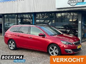 Voiture accidenté Peugeot 308 SW 1.2 e-THP Première Pano Navi Clima Cruise 2015/1