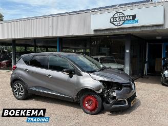 Schadeauto Renault Captur 1.2 TCe Helly Hansen Automaat Navigatie Climate Cruise Camera 2015/2