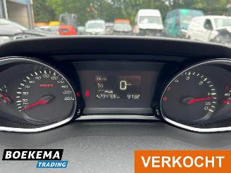 Peugeot 308 SW 1.6 HDI Executive Panorama Navi Climate Cruise PDC Trekhaak picture 19