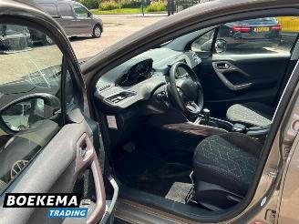 Peugeot 2008 1.2 PureTech Automaat Glazen dak Navi Airco Cruise picture 10