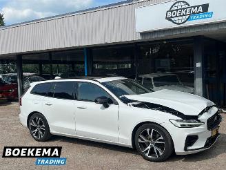 skadebil auto Volvo V-60 2.0 T6 Recharge AWD R-Design HUD Pano Keyless Led Navi Camera Stoelverw. 2020/12