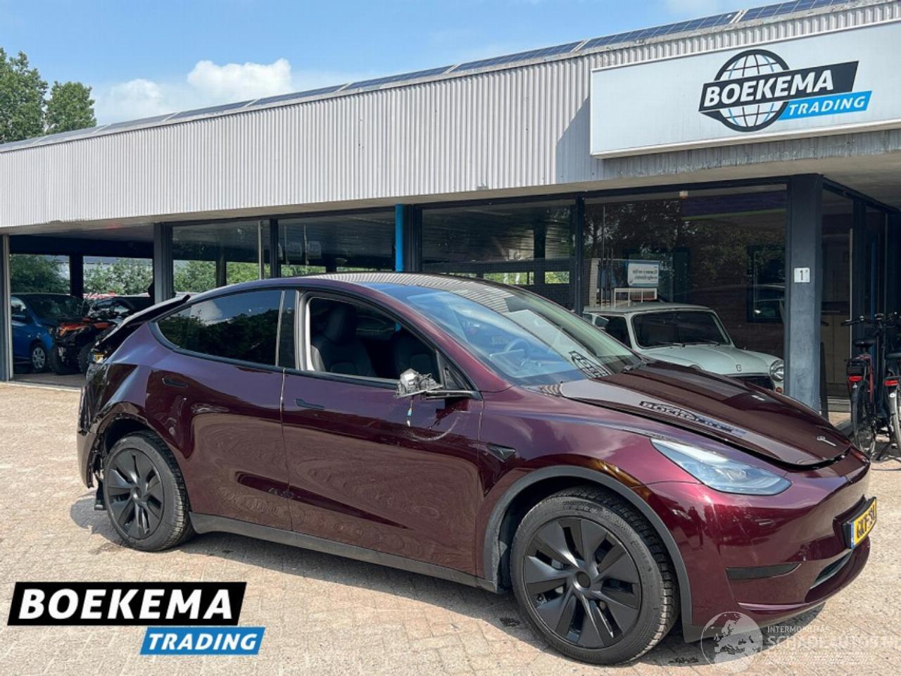 Tesla Model Y Long Range RWD 75 kWh Full Self Drive 4.0