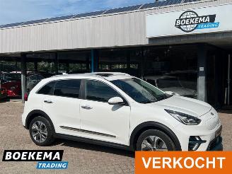 krockskadad bil auto Kia e-Niro DynamicPlusLine 64 kWh Open-Dak Leer JBL Stoelverw/koeling 2021/4