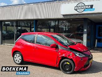 Coche accidentado Toyota Aygo 1.0 VVT-i x-play Airco Camera Cruise Carplay 2016/11