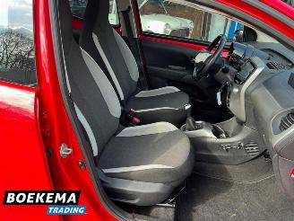 Toyota Aygo 1.0 VVT-i x-play Airco Camera Cruise Carplay picture 22